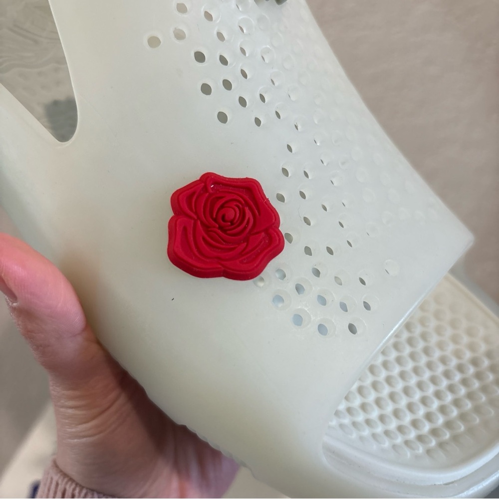 NWT BURBERRY SIZE 37 Women’s Burberry  Stingray Rubber Slide Sandals - Picture 8 of 9